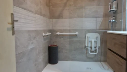 APRES 1.2 VISUEL SIEGE ET BARRE PMR